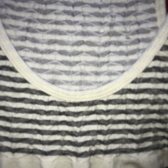 🌷Weatherproof Tank Top - Picture 2 of 4